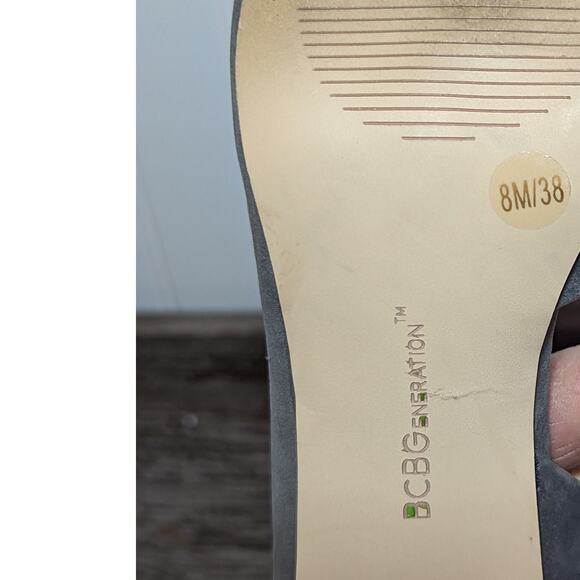 BCBGeneration Women's Gray Suede Pointed Toe Heels Size 8M - Picture 5 of 6